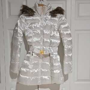 XOXO White Quilted Puffer Coat w/ Faux Fur Hood & Belt – Size Small